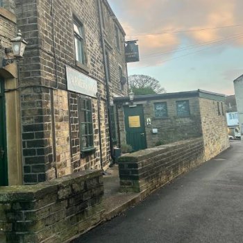 Farmers Arms Pub in Holmfirth